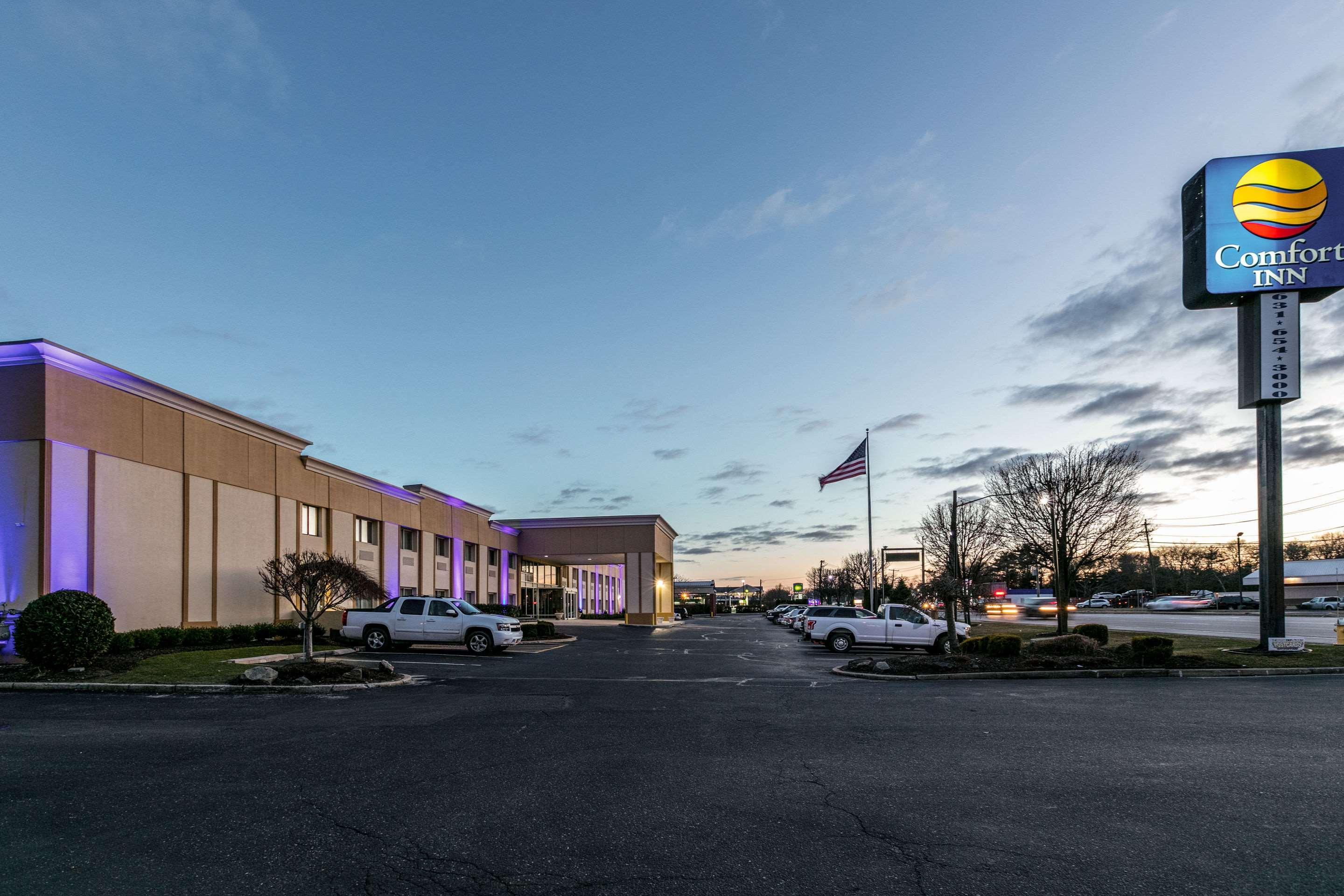 Comfort Inn Medford-Long Island Exterior photo